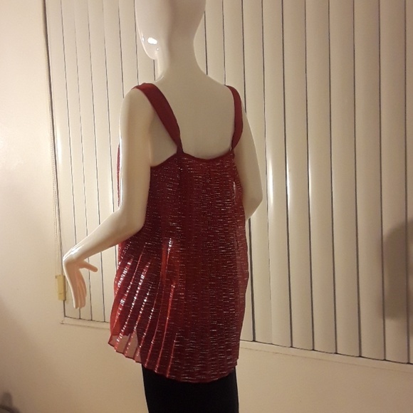 Top - Picture 2 of 3